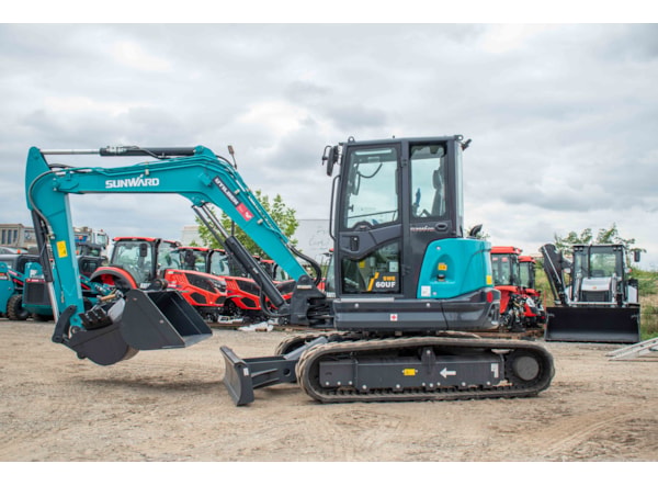 Midiexcavator SUNWARD SWE 60 UF DISPONIBIL INCHIRIERE  de vanzare